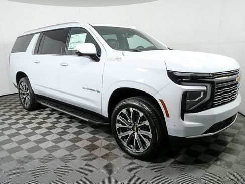New 2026 Chevrolet Suburban High Country w/ Sun And Tow Package image 28