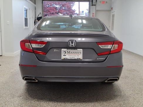 Used 2019 Honda Accord Sport image 3
