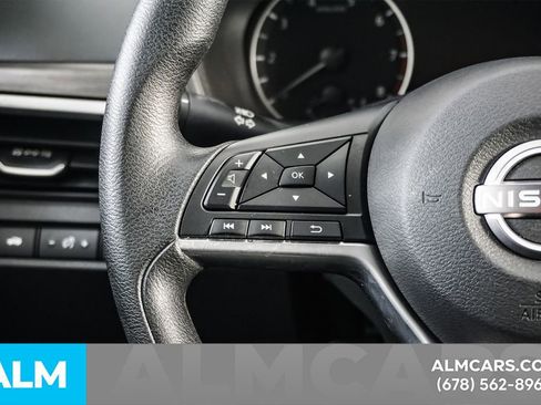 Used 2025 Nissan Altima 2.5 SV FWD image 25