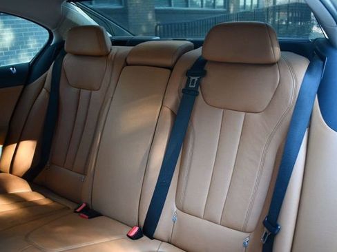 Used 2018 BMW 740i xDrive image 31