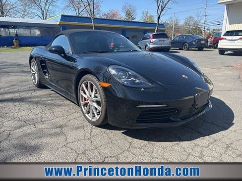 Used 2017 Porsche 718 Boxster S image 1
