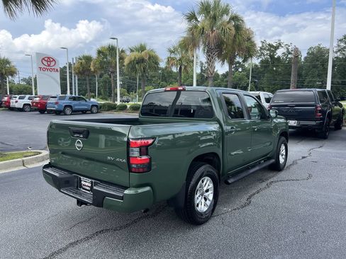Used 2024 Nissan Frontier SV w/ Technology Package AWD/4WD image 10