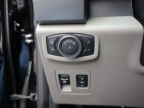Used 2018 Ford F150 XLT w/ Equipment Group 302A Luxury AWD/4WD image 16