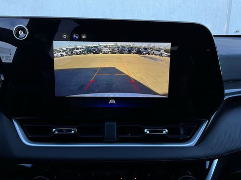 Used 2025 Chevrolet Equinox LT image 30