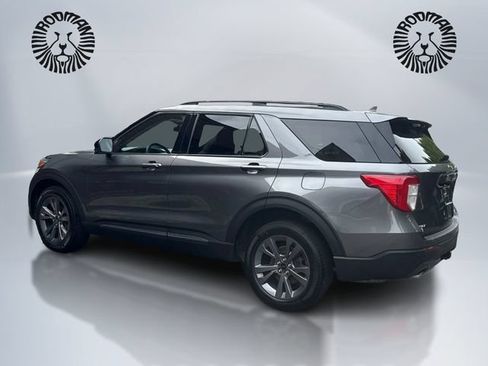 Used 2023 Ford Explorer XLT w/ Equipment Group 202A AWD/4WD image 9