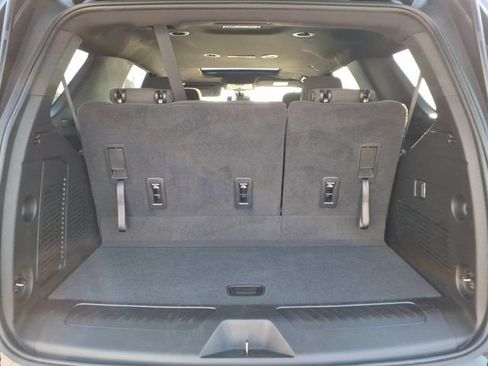 Used 2022 GMC Yukon SLE w/ Gmc Pro Safety Plus Package AWD/4WD image 28