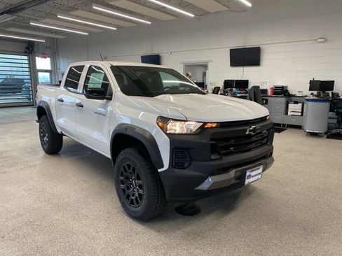 New 2026 Chevrolet Colorado Trail Boss AWD/4WD image 3