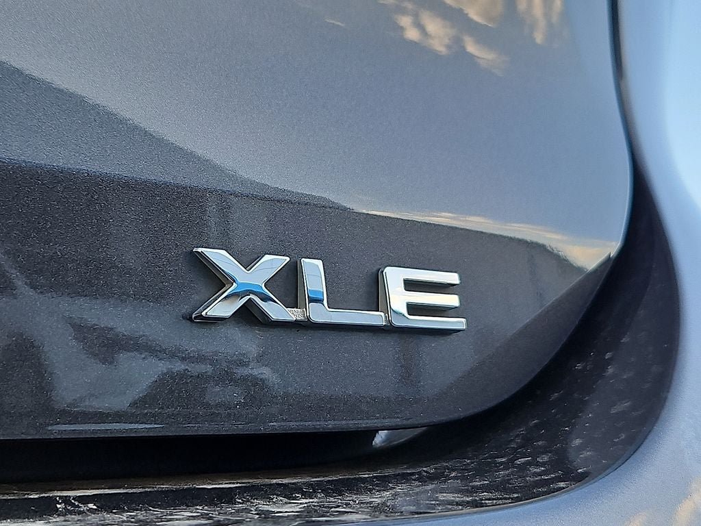 Used 2022 Toyota Highlander XLE FWD image 14