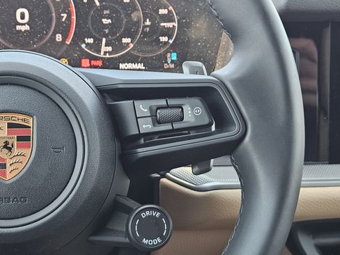 Certified 2026 Porsche Cayenne AWD/4WD image 27