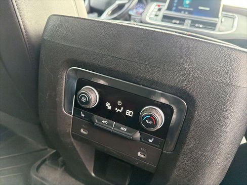 Used 2022 Chevrolet Suburban RST w/ Luxury Package image 29