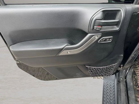 Used 2017 Jeep Wrangler Unlimited Sport image 14