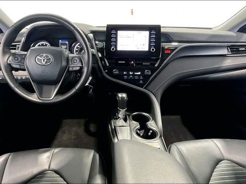 Used 2024 Toyota Camry SE image 7