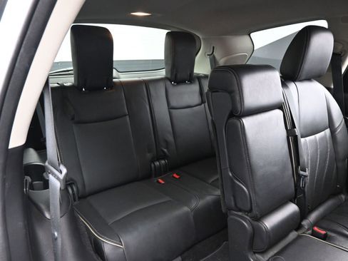 Used 2019 INFINITI QX60 Luxe w/ Essential Package FWD image 14