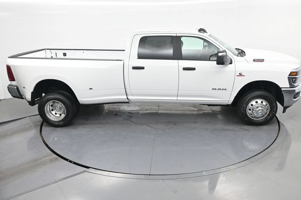 New 2026 RAM 3500 Big Horn AWD/4WD image 25