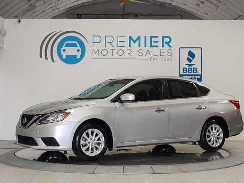 Used 2019 Nissan Sentra SV FWD image 2