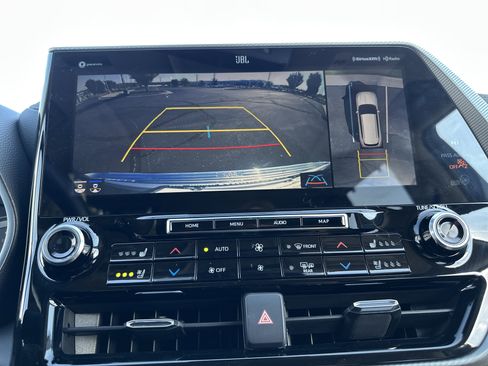 Certified 2022 Toyota Highlander Platinum image 22