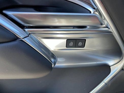 Used 2025 Land Rover Range Rover SE AWD/4WD image 24