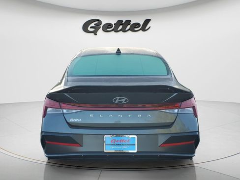 Certified 2024 Hyundai Elantra SEL w/ Convenience Package image 13