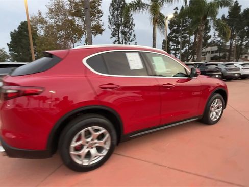 Used 2019 Alfa Romeo Stelvio image 8
