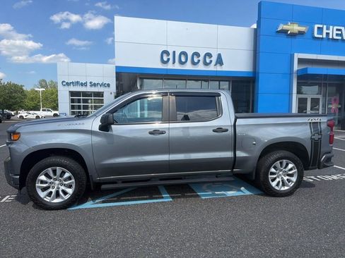 Used 2019 Chevrolet Silverado 1500 Custom w/ Custom Value Package AWD/4WD image 2