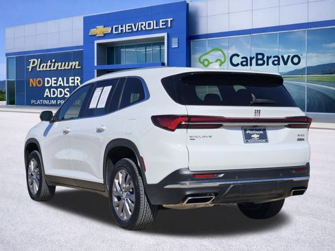 Used 2025 Buick Enclave Preferred image 4