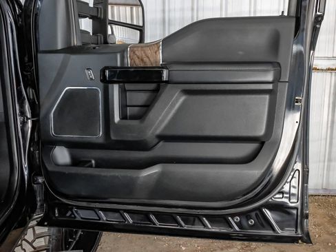 Used 2019 Ford F250 Lariat w/ Lariat Ultimate Package AWD/4WD image 44