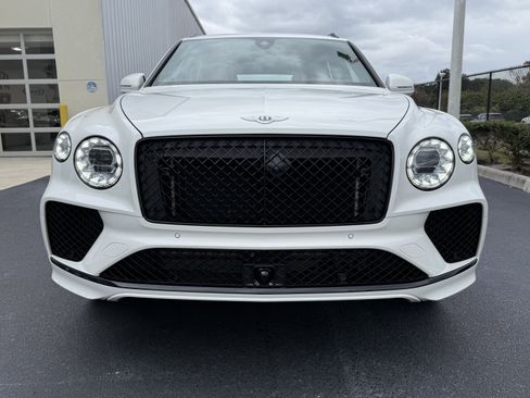 Used 2025 Bentley Bentayga V8 image 8