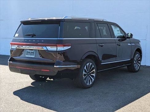 New 2024 Lincoln Navigator L Reserve image 2