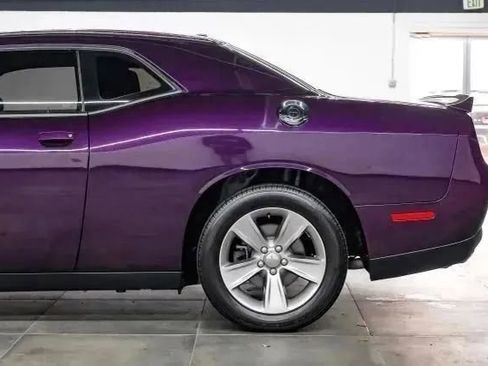 Used 2020 Dodge Challenger SXT RWD image 17