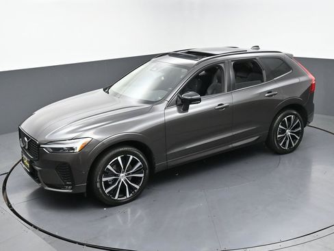 Used 2023 Volvo XC60 B5 Plus image 45