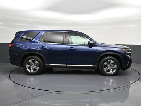 Used 2025 Honda Pilot EX-L image 4