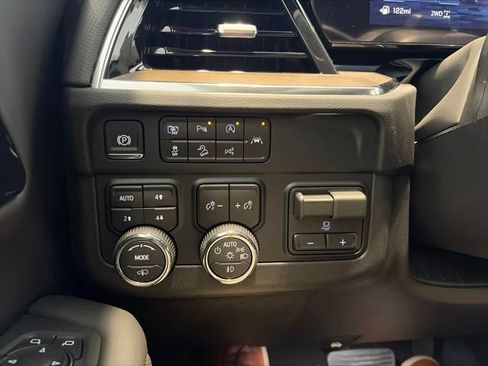 New 2026 Chevrolet Tahoe High Country AWD/4WD image 18