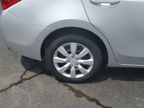 Used 2016 Toyota Corolla LE FWD image 5