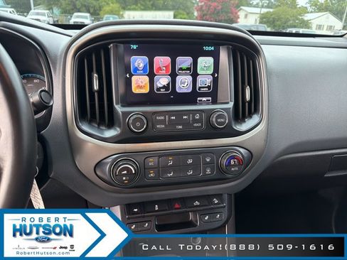 Used 2018 Chevrolet Colorado Z71 AWD/4WD image 12