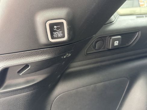 Used 2022 Jeep Grand Cherokee Limited 4xe image 12