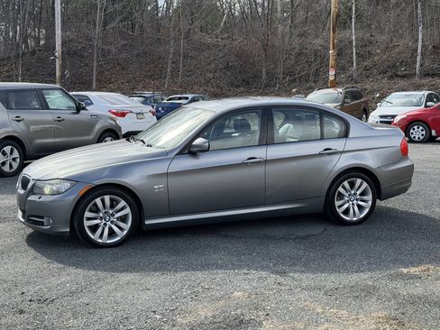 Used 2011 BMW 335i xDrive Sedan AWD/4WD image 9