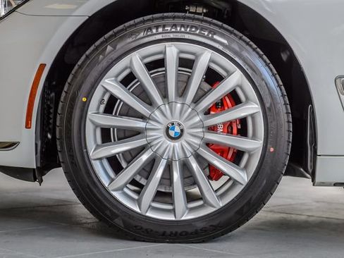 Used 2019 BMW 740i xDrive w/ Executive Package image 13