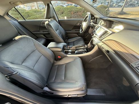 Used 2017 Honda Accord EX-L image 42