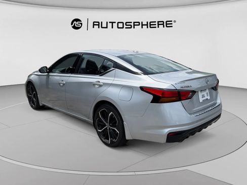 Used 2023 Nissan Altima 2.5 SR FWD image 6
