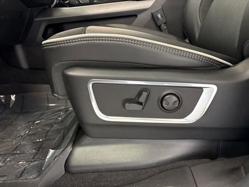 New 2026 RAM 1500 Laramie AWD/4WD image 13