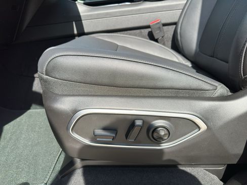 New 2026 Jeep Grand Wagoneer Limited AWD/4WD image 13