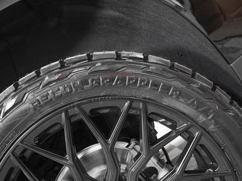 Used 2026 GMC Yukon XL AT4 Ultimate image 39