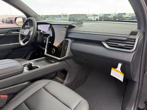 New 2026 GMC Acadia Elevation w/ Elevation Premium Package AWD/4WD image 43