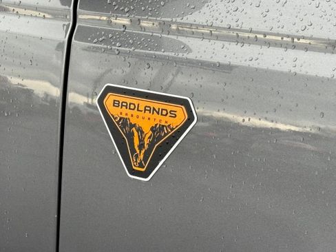 Used 2021 Ford Bronco Badlands w/ Sasquatch Package image 8