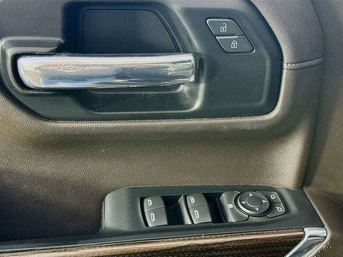 Used 2021 Chevrolet Silverado 1500 RST image 19