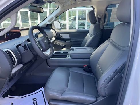 New 2026 Ford Expedition Active RWD image 4