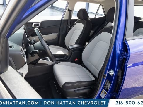 Used 2025 Hyundai Venue SEL FWD image 16