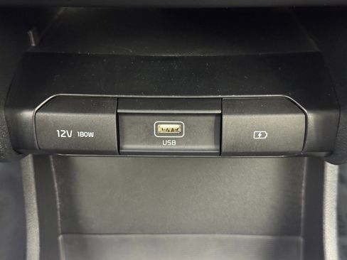 Used 2019 Kia Niro EX image 28