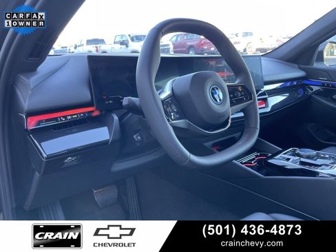 Used 2024 BMW i5 eDrive40i image 9