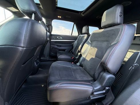 Used 2019 Ford Explorer XLT w/ Equipment Group 202A FWD image 22